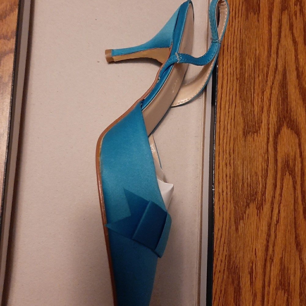 Shoes - Picture 12 of 16